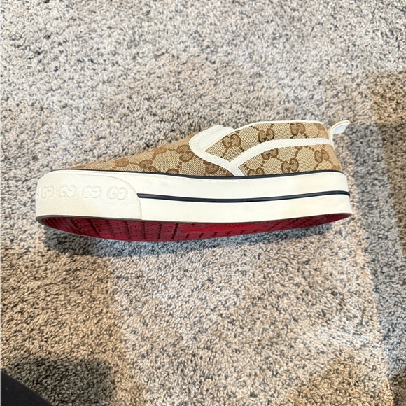 Gucci Tennis Shoes - Picture 4 of 6